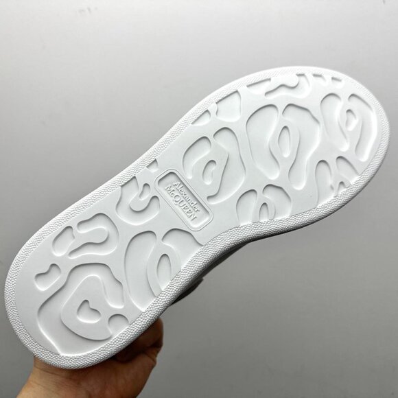 Alexander McQueen Womens Sneakers in Black - Picture 6 of 6